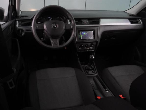 Skoda Rapid I с пробегом 2015 года, цена 1 060 000 рублей, 44348 км, лифтбек, Автокод Объявления