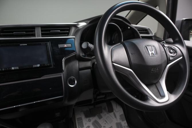 Honda Fit III Рестайлинг с пробегом 2018 года, цена 1 299 000 рублей, 90000 км, хэтчбек, Автокод Объявления