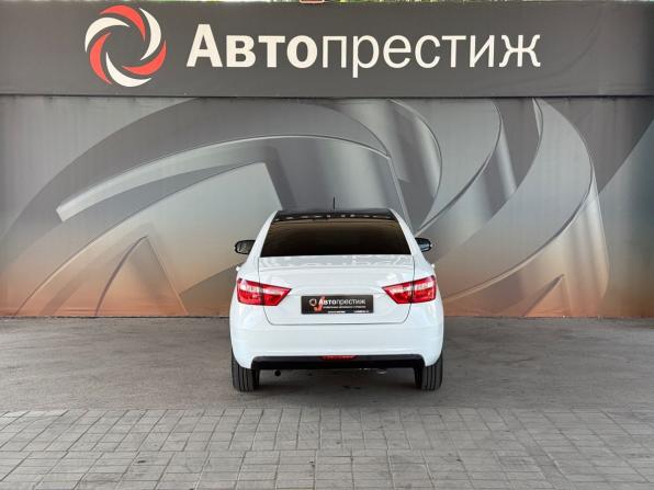 Lada (ВАЗ) Vesta I с пробегом 2019 года, цена 995 000 рублей, 64793 км, седан, Автокод Объявления