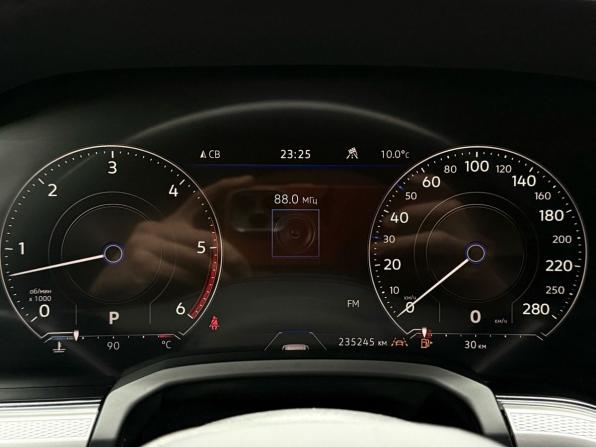 Volkswagen Touareg III с пробегом 2019 года, цена 4 249 000 рублей, 235249 км, внедорожник, Автокод Объявления