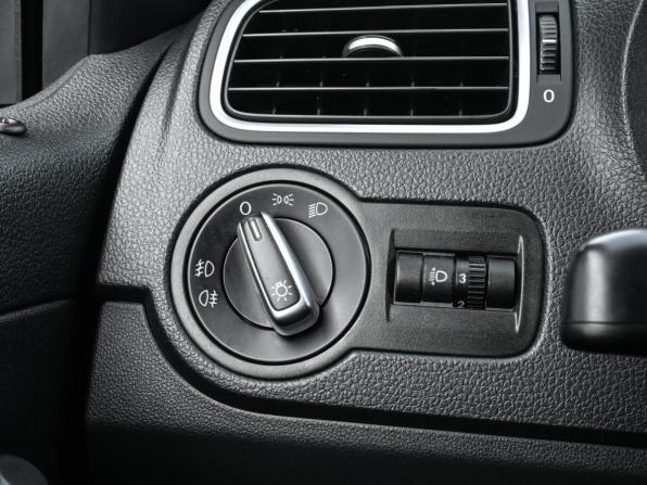 Volkswagen Polo V с пробегом 2015 года, цена 1 185 000 рублей, 97374 км, седан, Автокод Объявления