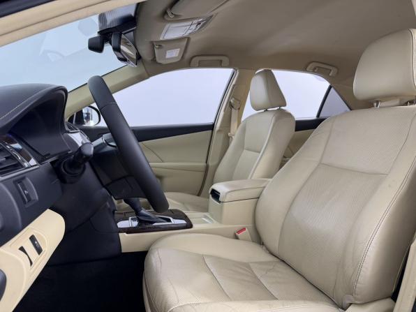 Toyota Camry VII (XV50) Рестайлинг с пробегом 2016 года, цена 1 820 000 рублей, 193000 км, седан, Автокод Объявления