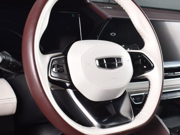 Geely Monjaro I с пробегом 2024 года, цена 3 399 995 рублей, 50630 км, внедорожник, Автокод Объявления