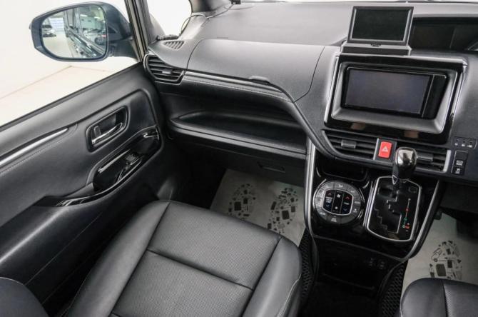 Toyota Esquire I Рестайлинг с пробегом 2021 года, цена 3 089 000 рублей, 64300 км, минивэн, Автокод Объявления
