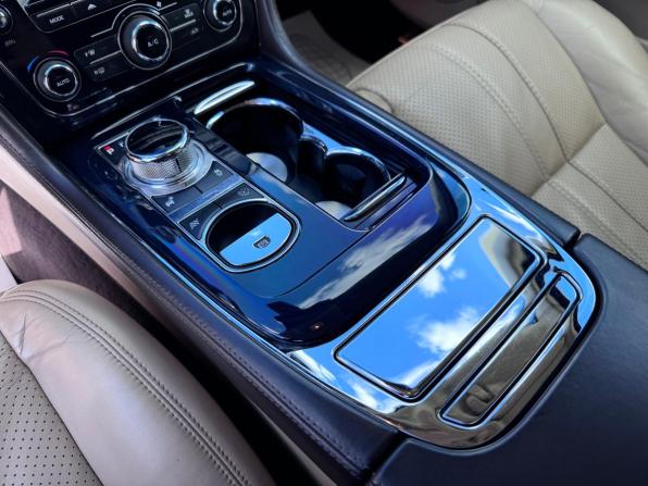 Jaguar XJ IV (X351) с пробегом 2012 года, цена 1 360 000 рублей, 192000 км, седан, Автокод Объявления