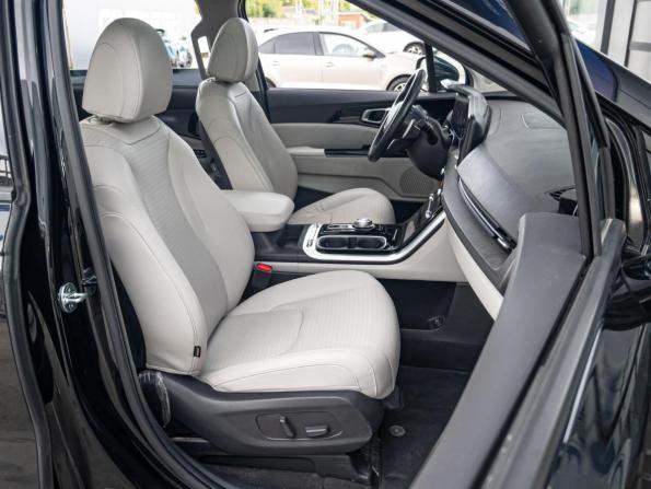 Kia Carnival IV с пробегом 2023 года, цена 4 630 000 рублей, 53952 км, минивэн, Автокод Объявления
