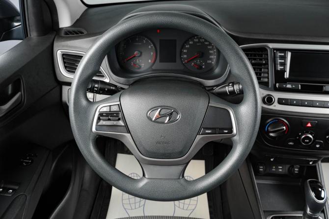 Hyundai Solaris II с пробегом 2017 года, цена 1 259 000 рублей, 111500 км, седан, Автокод Объявления