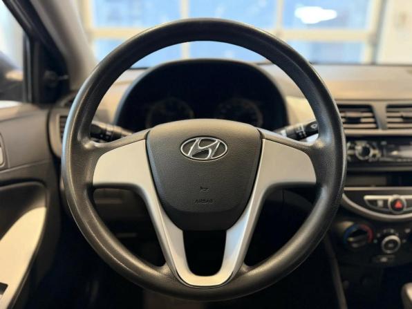 Hyundai Solaris I с пробегом 2012 года, цена 820 000 рублей, 142070 км, седан, Автокод Объявления