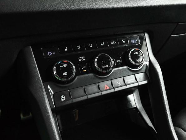 Skoda Karoq I с пробегом 2021 года, цена 2 490 000 рублей, 78416 км, внедорожник, Автокод Объявления
