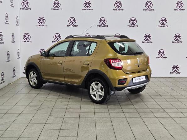 Renault Sandero II с пробегом 2015 года, цена 1 000 000 рублей, 65734 км, хэтчбек, Автокод Объявления