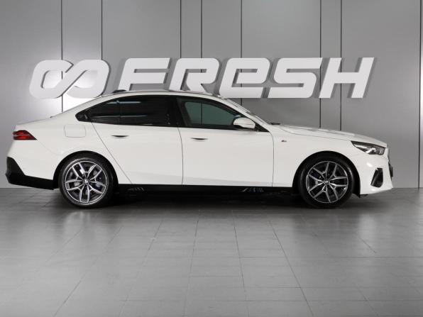 BMW 5 серии VIII (G60/G61/G68) с пробегом 2024 года, цена 7 599 000 рублей, 6078 км, седан, Автокод Объявления