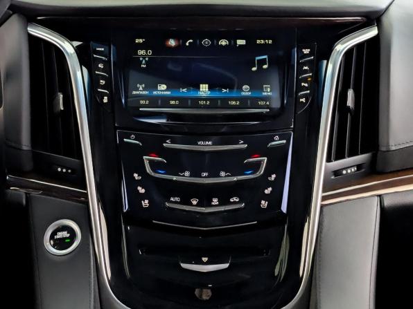 Cadillac Escalade IV с пробегом 2019 года, цена 4 755 000 рублей, 85142 км, внедорожник, Автокод Объявления