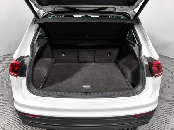 Volkswagen Tiguan II с пробегом 2019 года, цена 1 890 000 рублей, 178820 км, внедорожник, Автокод Объявления