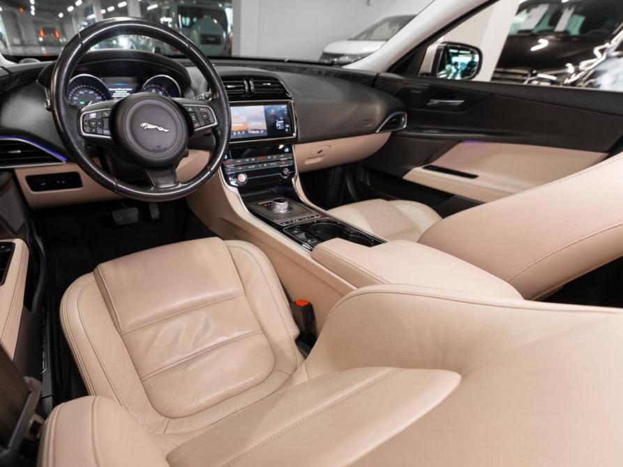 Jaguar XE I Москва  - изображение 7