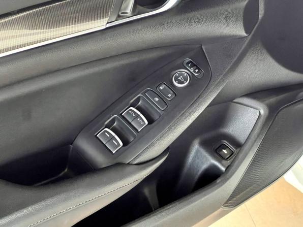 Honda Accord X Рестайлинг с пробегом 2021 года, цена 2 350 000 рублей, 81129 км, седан, Автокод Объявления