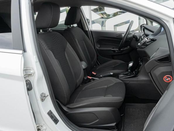 Ford Fiesta Mk6 Рестайлинг с пробегом 2016 года, цена 890 000 рублей, 124971 км, хэтчбек, Автокод Объявления