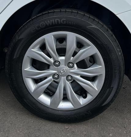 Hyundai Solaris II с пробегом 2019 года, цена 1 325 000 рублей, 120600 км, седан, Автокод Объявления