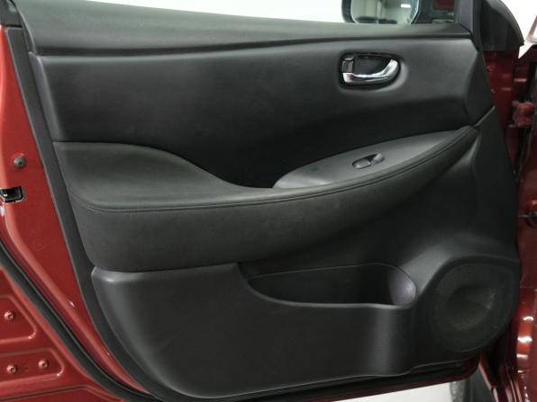 Nissan Leaf I (ZE0/AZE0) с пробегом 2014 года, цена 780 000 рублей, 216600 км, хэтчбек, Автокод Объявления