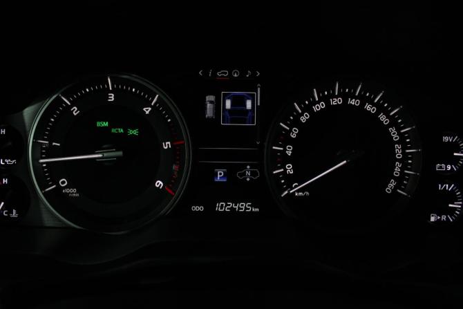Toyota Land Cruiser 200 Series Рестайлинг 2 с пробегом 2019 года, цена 8 700 000 рублей, 102400 км, внедорожник, Автокод Объявления