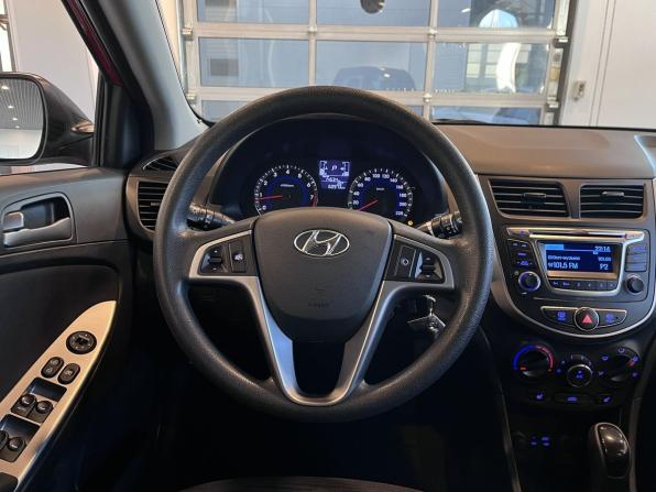 Hyundai Solaris I Рестайлинг с пробегом 2015 года, цена 1 270 000 рублей, 60973 км, седан, Автокод Объявления