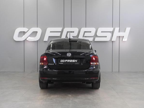 Volkswagen Polo V Рестайлинг с пробегом 2018 года, цена 1 484 000 рублей, 113793 км, седан, Автокод Объявления