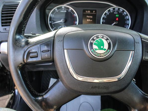 Skoda Octavia II (A5) Рестайлинг с пробегом 2011 года, цена 830 000 рублей, 165000 км, лифтбек, Автокод Объявления