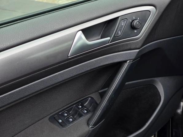 Volkswagen Golf VII с пробегом 2014 года, цена 1 150 000 рублей, 179200 км, хэтчбек, Автокод Объявления