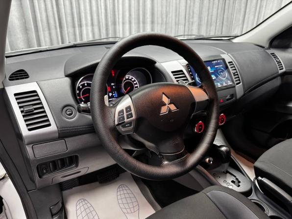 Mitsubishi Outlander II Рестайлинг с пробегом 2011 года, цена 1 250 000 рублей, 263114 км, внедорожник, Автокод Объявления