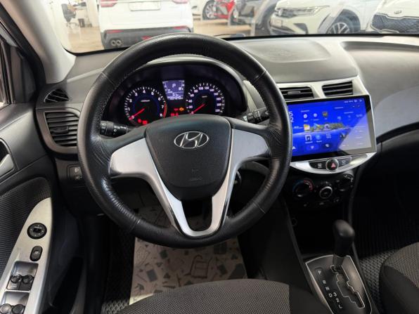 Hyundai Solaris I с пробегом 2012 года, цена 850 000 рублей, 205000 км, седан, Автокод Объявления