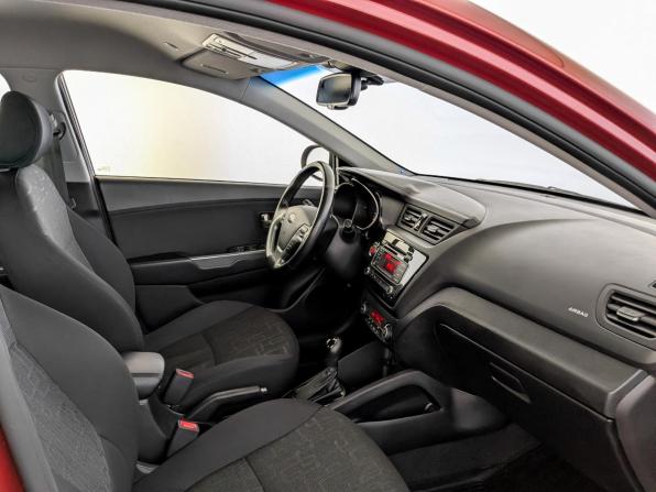 Kia Rio III Рестайлинг с пробегом 2016 года, цена 1 345 000 рублей, 71542 км, седан, Автокод Объявления