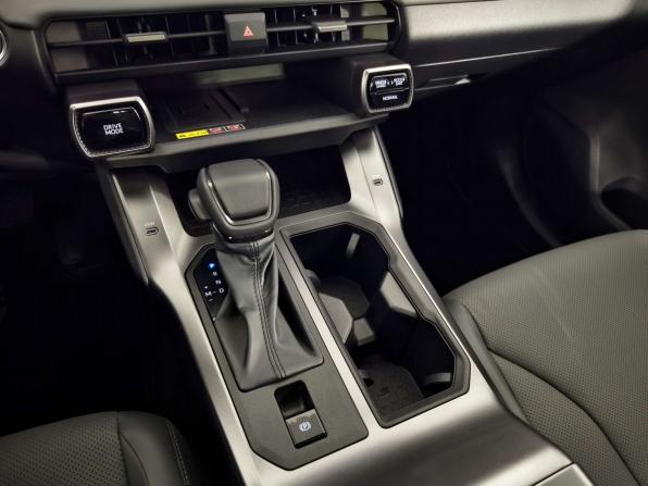 Toyota RAV4 VI (XA60) с пробегом 2025 года, цена 4 990 000 рублей, 42 км, внедорожник, Автокод Объявления