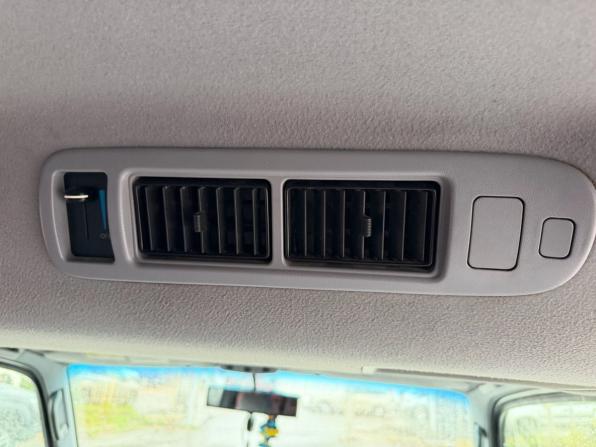 Toyota HiAce H100 с пробегом 2003 года, цена 699 000 рублей, 431000 км, минивэн, Автокод Объявления