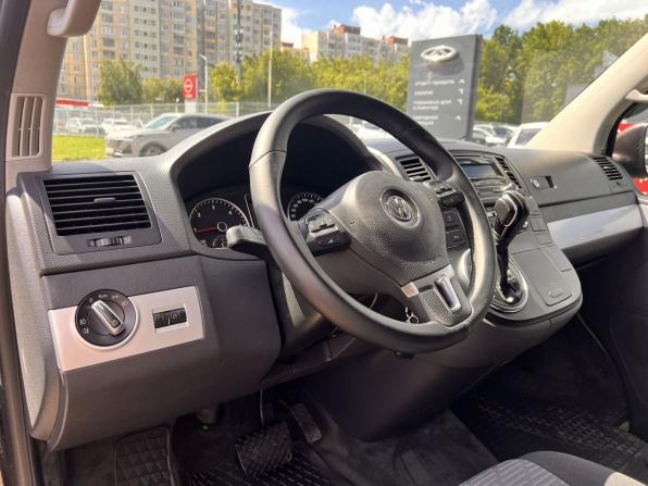 Volkswagen Multivan T5 Рестайлинг с пробегом 2013 года, цена 2 450 000 рублей, 220760 км, минивэн, Автокод Объявления