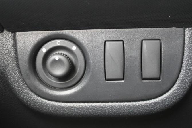 Renault Sandero II Рестайлинг с пробегом 2019 года, цена 990 000 рублей, 117000 км, хэтчбек, Автокод Объявления