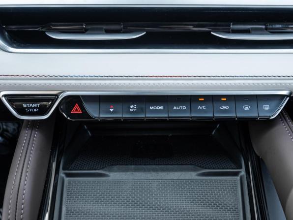 Geely Monjaro I с пробегом 2023 года, цена 3 166 800 рублей, 28558 км, внедорожник, Автокод Объявления