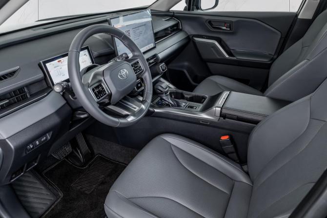 Toyota RAV4 VI (XA60) с пробегом 2026 года, цена 4 250 000 рублей, 10 км, внедорожник, Автокод Объявления