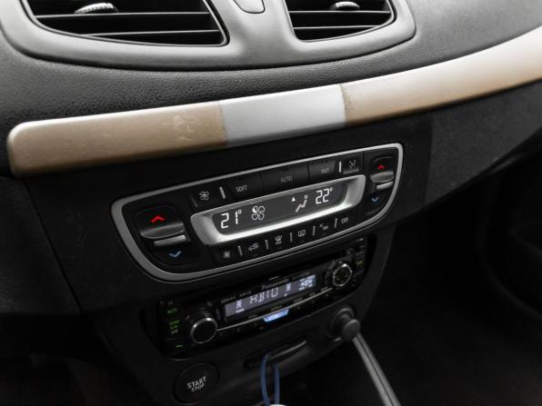 Renault Fluence I с пробегом 2010 года, цена 290 000 рублей, 310763 км, седан, Автокод Объявления