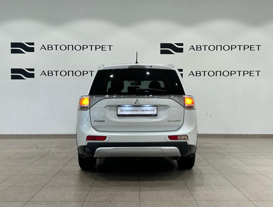 Mitsubishi Outlander III Рестайлинг Санкт-Петербург  - изображение 6