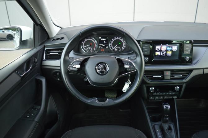 Skoda Rapid II с пробегом 2022 года, цена 1 650 000 рублей, 53007 км, лифтбек, Автокод Объявления