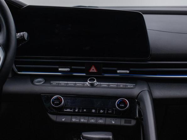 Hyundai Elantra VII (CN7) с пробегом 2022 года, цена 2 420 000 рублей, 42643 км, седан, Автокод Объявления