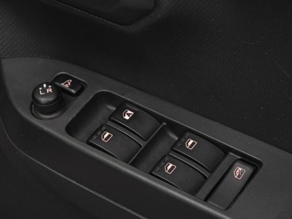Daihatsu Mira e:S II с пробегом 2018 года, цена 599 000 рублей, 120000 км, хэтчбек, Автокод Объявления