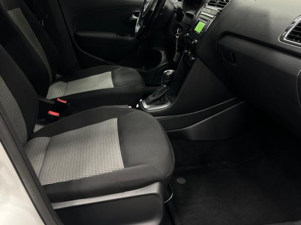 Volkswagen Polo V с пробегом 2014 года, цена 1 030 000 рублей, 107281 км, седан, Автокод Объявления