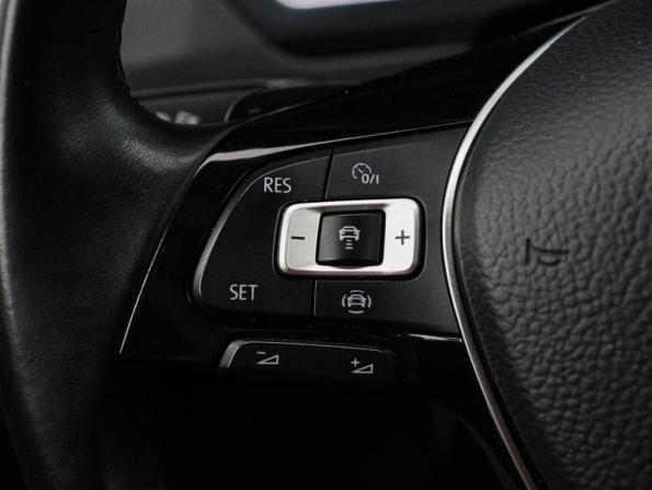 Volkswagen Tiguan II с пробегом 2019 года, цена 3 499 000 рублей, 68000 км, внедорожник, Автокод Объявления
