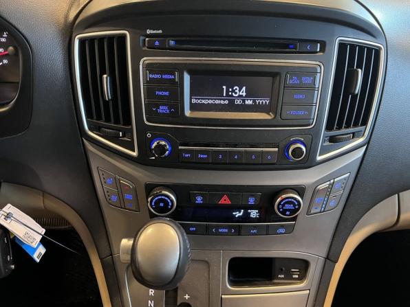 Hyundai H-1 II Рестайлинг 2 с пробегом 2019 года, цена 2 590 000 рублей, 257980 км, минивэн, Автокод Объявления