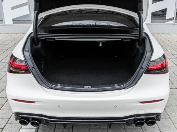 Mercedes-Benz E-Класс AMG V (W213) Рестайлинг с пробегом 2023 года, цена 9 350 000 рублей, 29904 км, седан, Автокод Объявления