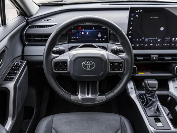 Toyota RAV4 VI (XA60) с пробегом 2026 года, цена 4 377 000 рублей, 3301 км, внедорожник, Автокод Объявления