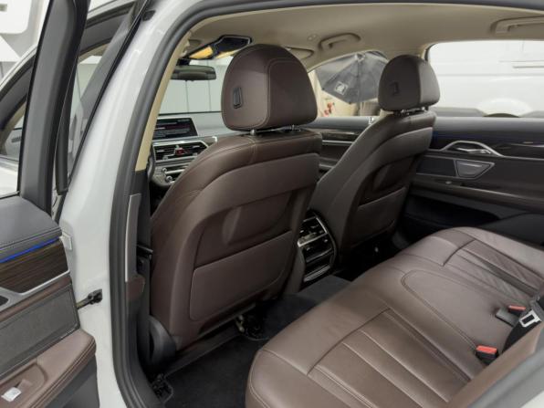 BMW 7 серии VI (G11/G12) с пробегом 2017 года, цена 3 150 000 рублей, 193727 км, седан, Автокод Объявления