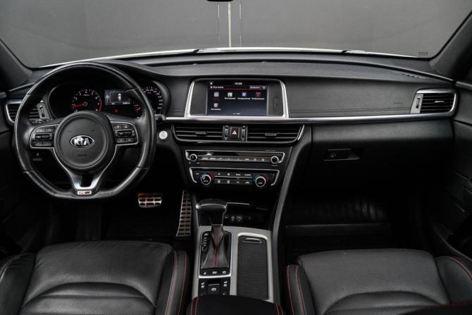 Kia Optima IV Рестайлинг с пробегом 2018 года, цена 2 350 000 рублей, 52080 км, седан, Автокод Объявления