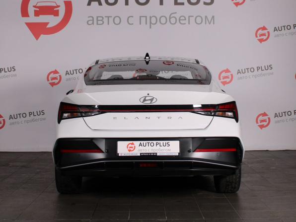 Hyundai Elantra VII (CN7) Рестайлинг с пробегом 2024 года, цена 2 190 000 рублей, 17824 км, седан, Автокод Объявления