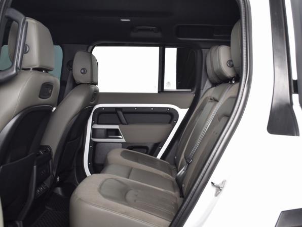 Land Rover Defender II с пробегом 2021 года, цена 4 999 995 рублей, 131041 км, внедорожник, Автокод Объявления